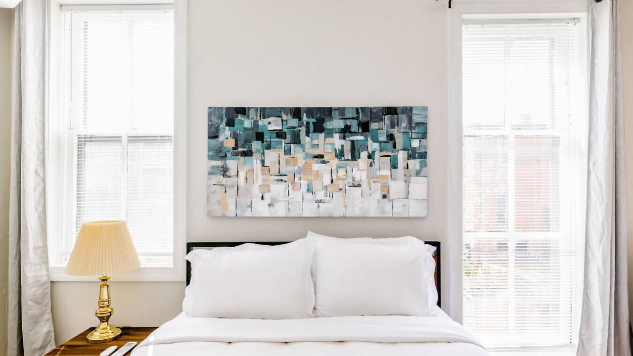 Photo of Bedroom in Adams Morgan