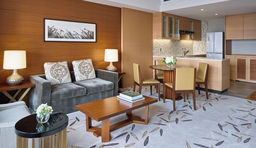 1 King 1 Bedroom Residence City View