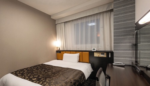 Single Room, Smoking