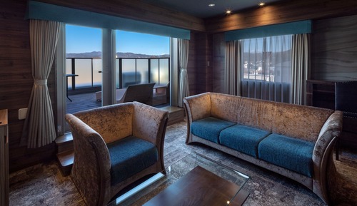 Luxury Suite