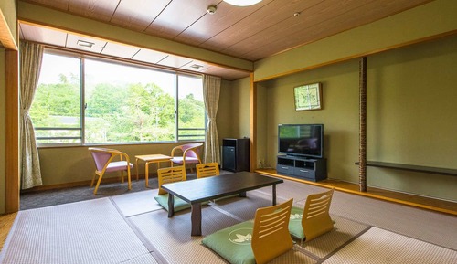 Traditional Room, Smoking
