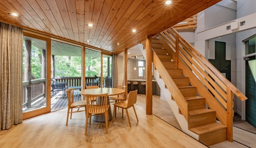 Premium Cottage With Private Dog Park(Non-smoking)