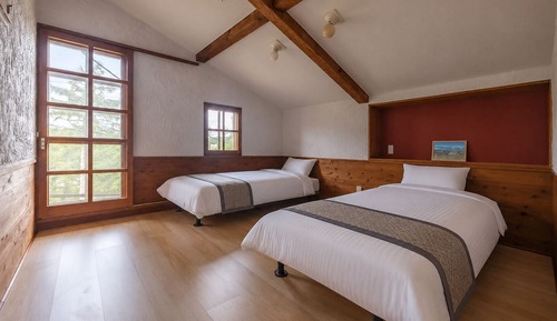 Classic Twin Room, Non Smoking, Mountain View