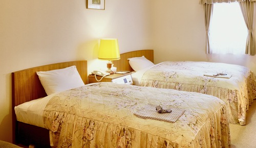 Twin Room, Non Smoking (3)