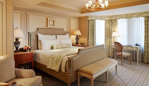 Deluxe Room, 1 King Bed