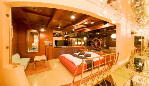 Standard Queen Room with single sofa bed, Smoking