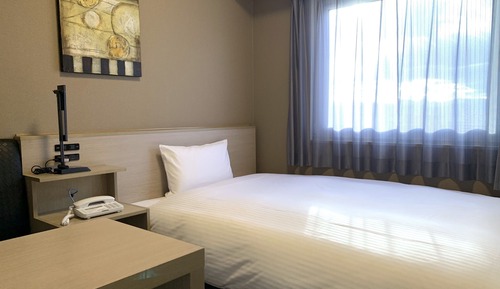 Single Room, Smoking