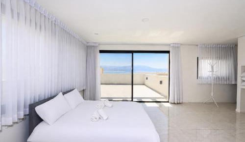 Villa - Beach Front