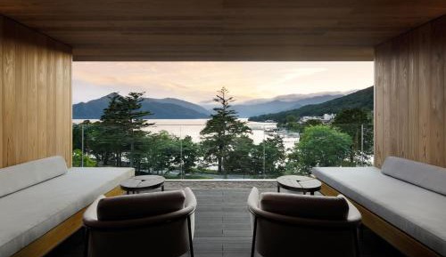 Ritz-Carlton King Suite with Lake View and Balcony