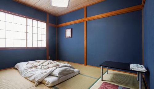 Single Room with Shared Shower and Toilet