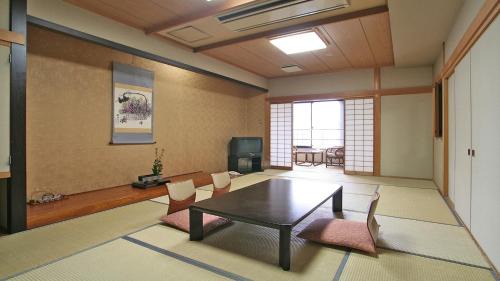 Japanese Western Premium Suite