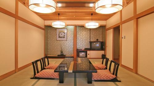 Japanese-Style Suite Room