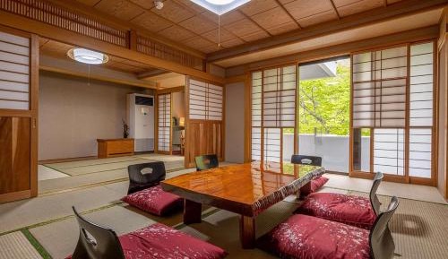Japanese-Style Suite Room