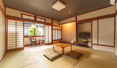 Economy Triple Room