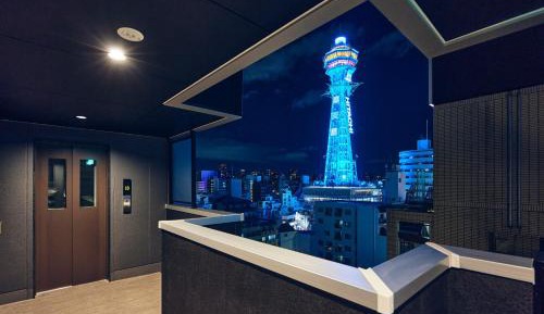 Deluxe One-Bedroom Apartment with City View