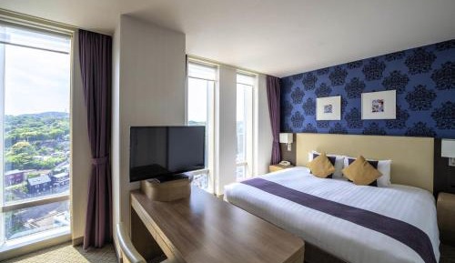 Deluxe King Room with Sofa - Non-Smoking