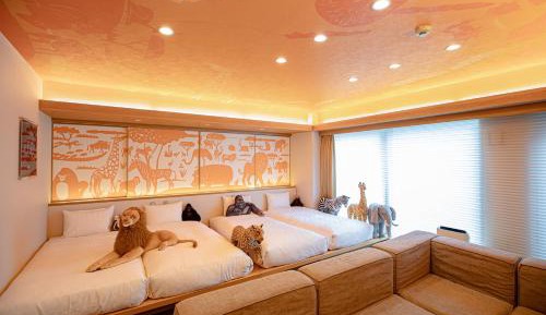 Superior Room (4 Adults) - Zoo Theme