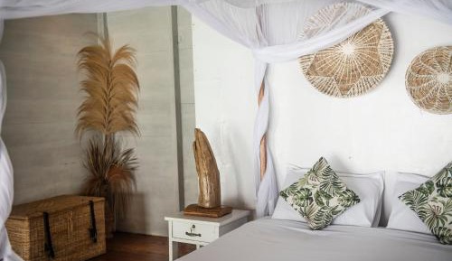 Villa - Beach Front