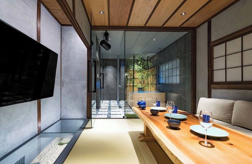 Minato House | KONJAKUSO Osaka Bentencho "HIKARIYUYA" Projection Mapping SPA
