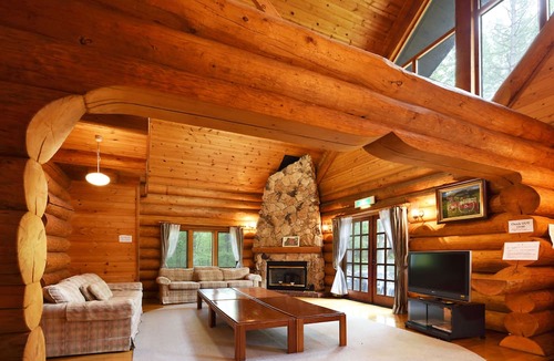 Tsumagoi Cabin | Urube Village