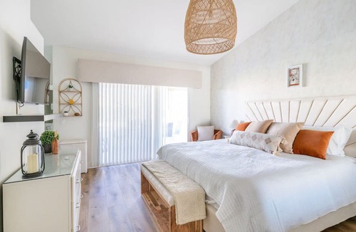 Indian Wells House | Coastal Chic 3 Bdrm House w/Brand New SALTWATER Pool - Walk to Tennis Garden