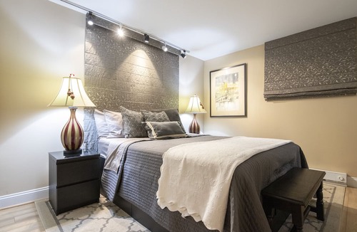 Capitol Hill Apartment | Enjoy a classic Capitol Hill experience just 5 blocks from the seat of power.