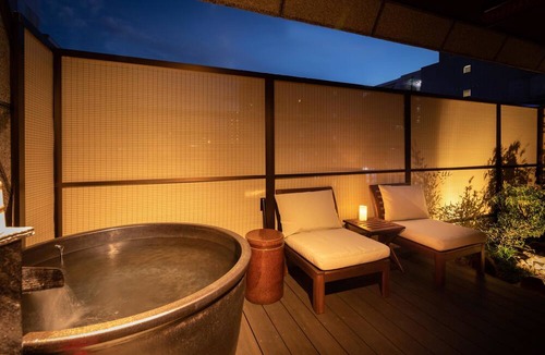 Dotonbori Apartment | KONJAKUSO Osaka Dotonbori "SHOSHI" ”GŌYAKUYA"SPA Stay