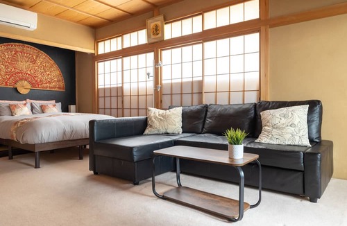 Yoyogi Apartment | Yoyogi Ivy Full | 2BR Unit with King Sized Bed