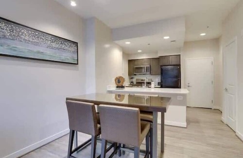 Court House Apartment | Sojourn | Courtland Towers | 1 BR w/Bocci Ball Court