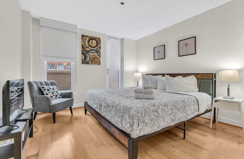 Chinatown Apartment | 2 BR Fully Furnished Apartment at Penn Quarters - Surrounded by Best Restaurants in Town