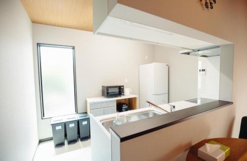Higashinari Villa | New! Direct access to Namba es-Maison今里 新深江駅徒歩2分 広々3LDK一棟貸切 大型駐車場付き 最大11名