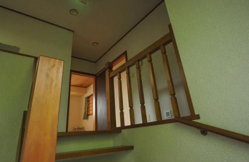 Itamuro Onsen House | リゲル 森のデッキでBBQ 夜はカラオケ 鹿の湯近くの一棟貸し別荘で 家族も仲間もみんなでゆったり滞在s