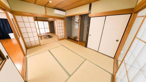 Igidani Onsen Apartment | 姫路駅から徒歩4分 最大13名に貸し切り一軒家 先姫亭