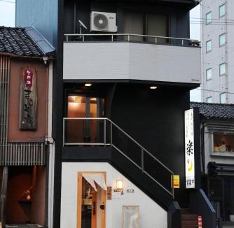 Kanazawa Apartment | 宿泊らく Right near Kanazawa Station! A special inn where you can stay above a sushi bar Ideal for sightseeing in Kanazawa! Convenience store 1-minute walk