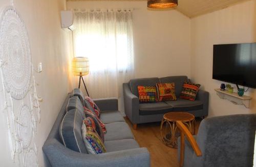 Dafna House | וילת פלג בקיבוץ דפנה - אירוח וטיולים בלב טבע פראי