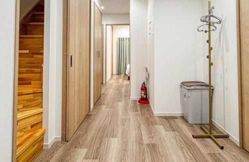 Joto Villa | Shopping Street 4-Min to Subway Osaka Castle & Shinsaibashi