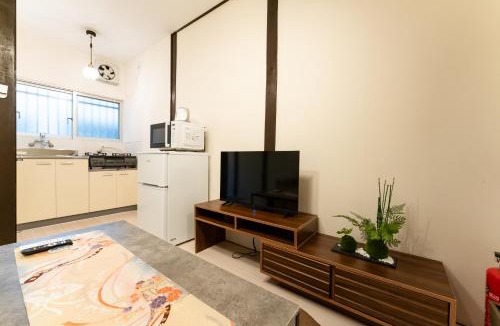 Higashimikuni Apartment | JPtrad 葵 なんばや心斎橋にも直結の8名様まで宿泊可能の広々メゾネット