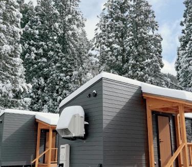 Yuzawa Cabin | 雪箱神楽 Yukibako Kagura 一棟貸切かぐらスキー場徒歩7分