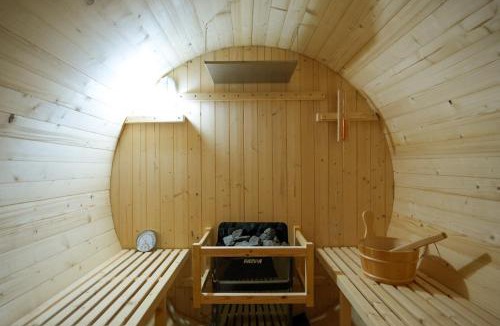 Kinosaki Onsen Hotel | Base House Kinosaki お子様無料でサウナもアクティビティも楽しめる城崎温泉一棟貸し宿 One Group a Day Private Villa with free shuttle service, sauna and outdoor activities