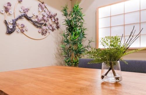 Jusohonmachi Apartment | En 下町風情の残る商店街沿いのお部屋 京都や新大阪駅へ近い 8ベッド 2バスルーム 2トイレ