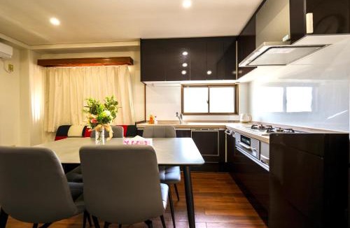 Miyakojima Apartment | Three minutes walk to subway Direct to the airport Umeda business district