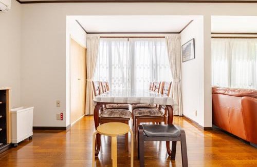 Minami Ward House | 広々な150平米無料駐車場一台