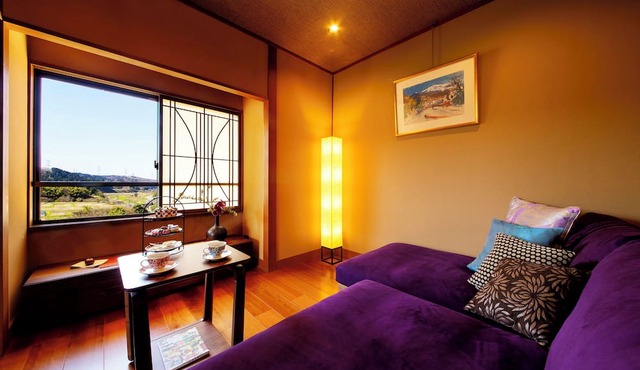 Kanazawa YuOnsen Hyakurakusou
