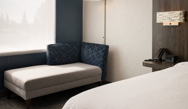 Holiday Inn Express & Suites Fresno Airport by IHG