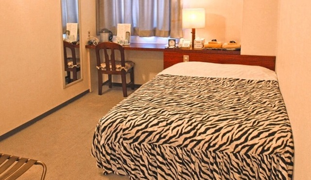Double Spacious 180cmwide queensize bed Smoki / Chikuma Nagano