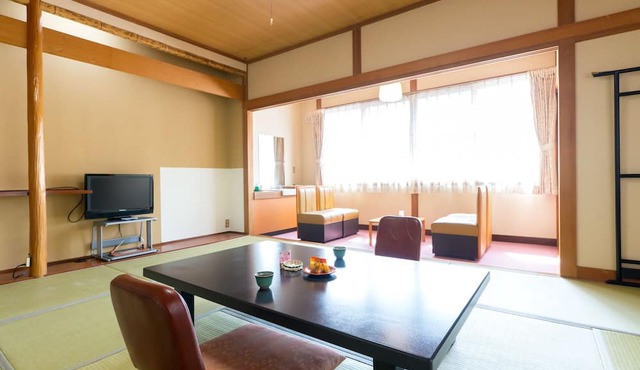 Nakaoyama Onsen Shosenkaku