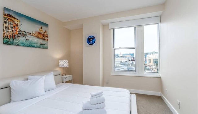 2 BR Fully Furnished Apartment at Penn Quarters - Surrounded by Best Restaurants in Town