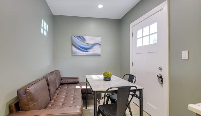 8 Mi to DC: Cheverly Apt w/Easy Metro Access