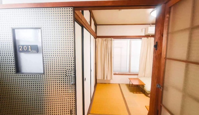 Seisha for guests aged 18-55 only