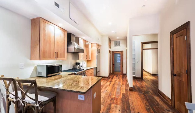 Modern DuPont 1 Bdrm Apt/Anna Maria Residences 302